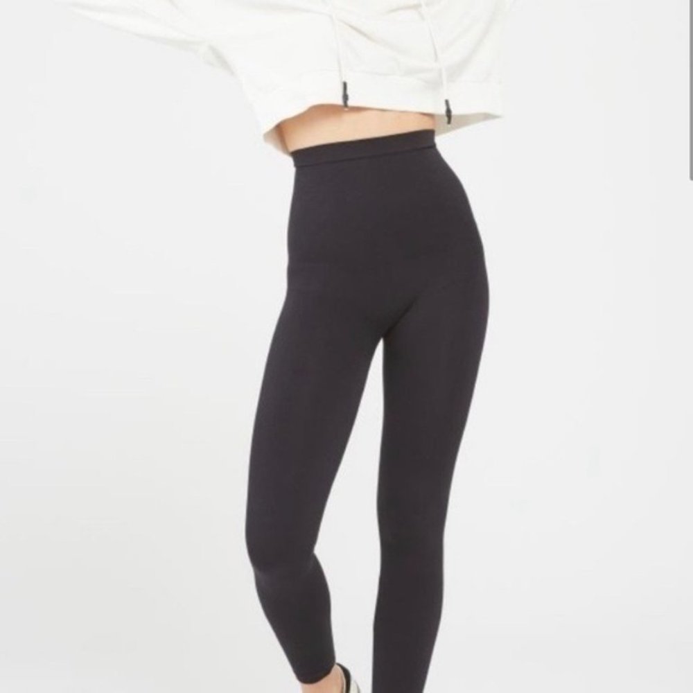 Spanx Seamless Look at Me Now Black Leggings​